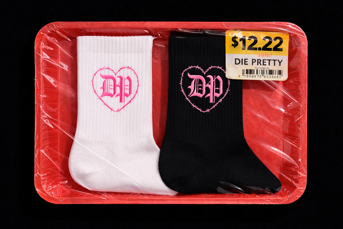 Die Pretty Barbed Heart Crew Socks